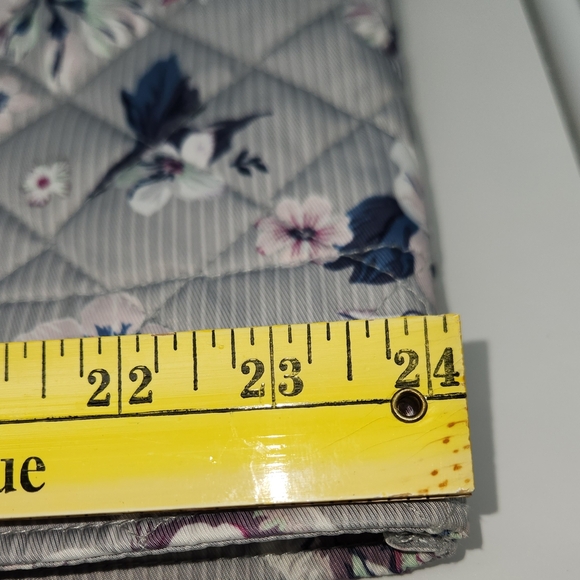 Vera Bradley Zinnias Quilted XTRA Large Tote/Bag 24"x15" Inner Zipper Pocket - Picture 8 of 15